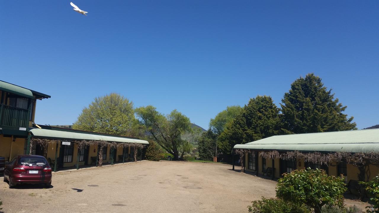 Omeo Motel Экстерьер фото