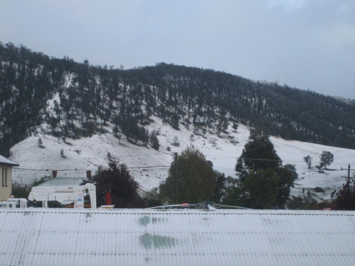 Omeo Motel Экстерьер фото