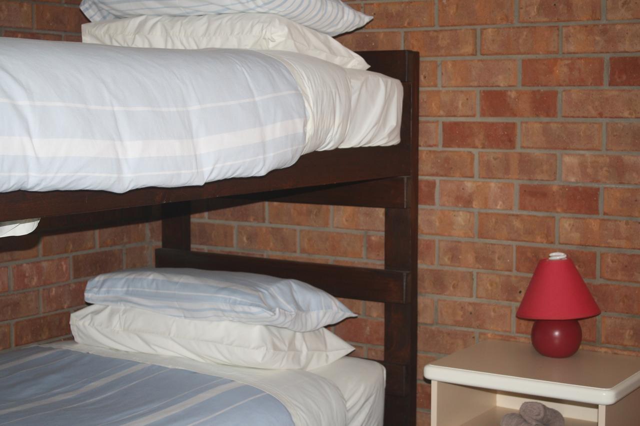 Omeo Motel Экстерьер фото