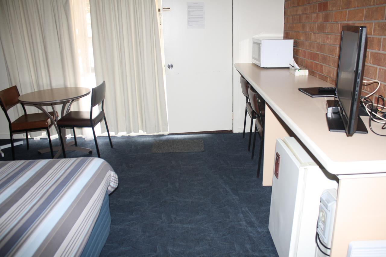 Omeo Motel Экстерьер фото