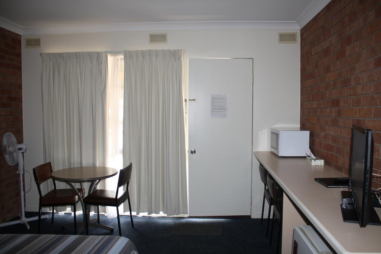 Omeo Motel Экстерьер фото