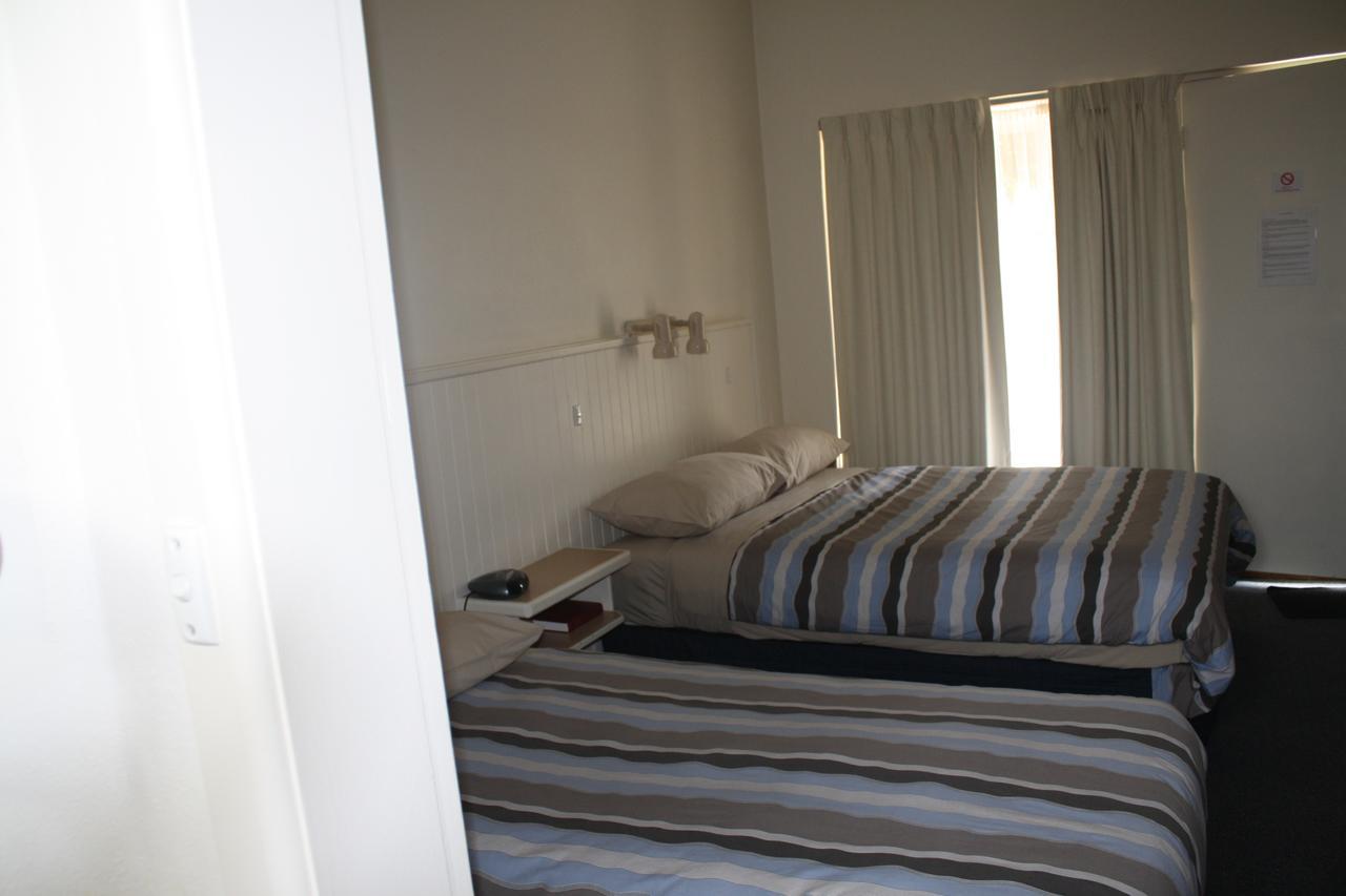 Omeo Motel Экстерьер фото