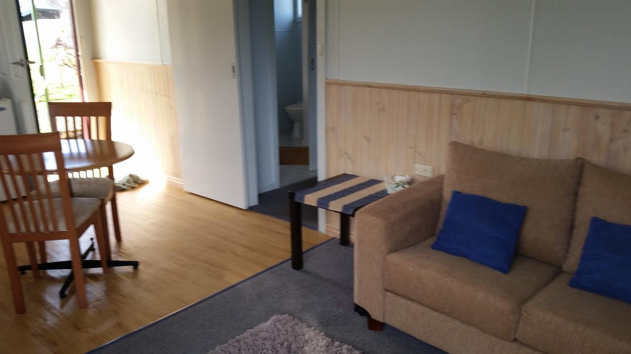 Omeo Motel Экстерьер фото