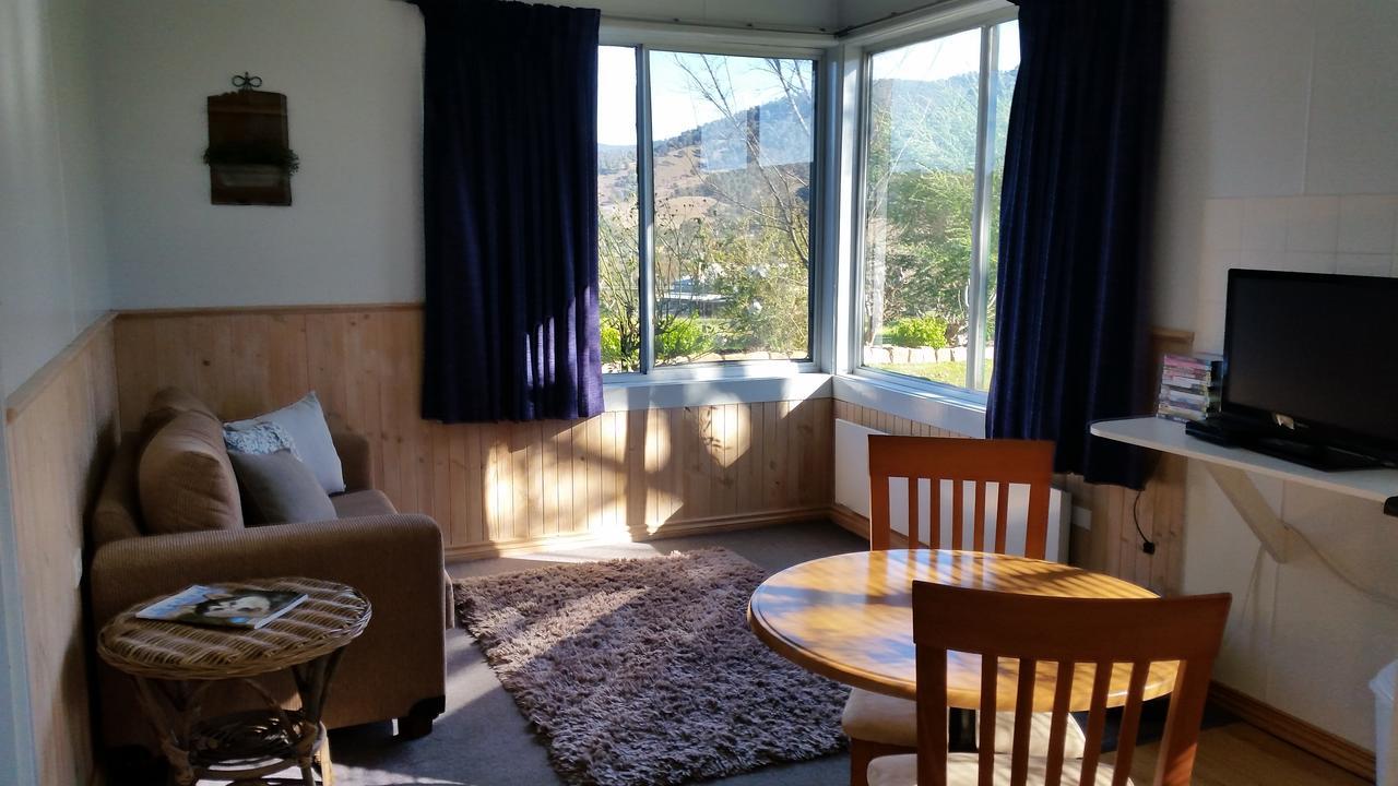 Omeo Motel Экстерьер фото