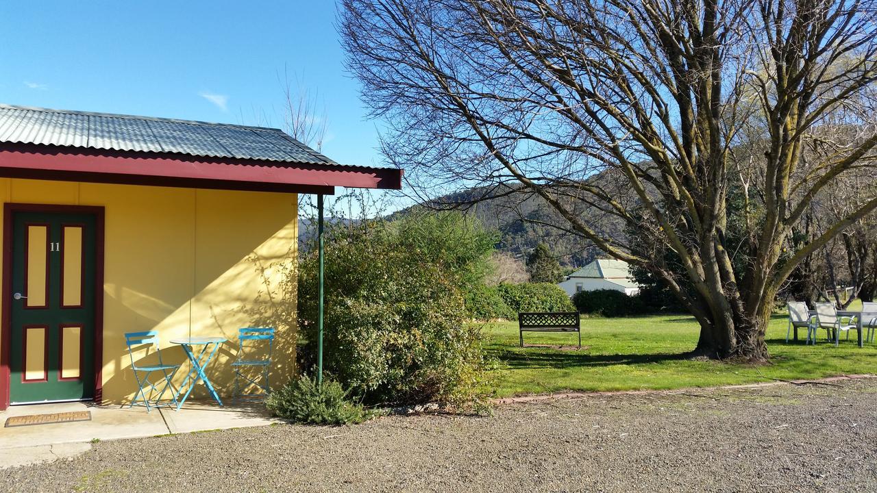 Omeo Motel Экстерьер фото